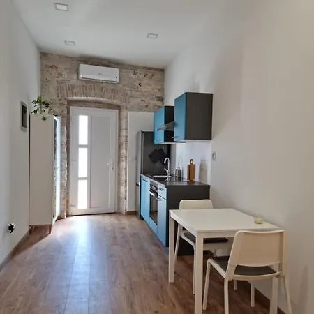 Central Studio Apartment Pula Extérieur photo
