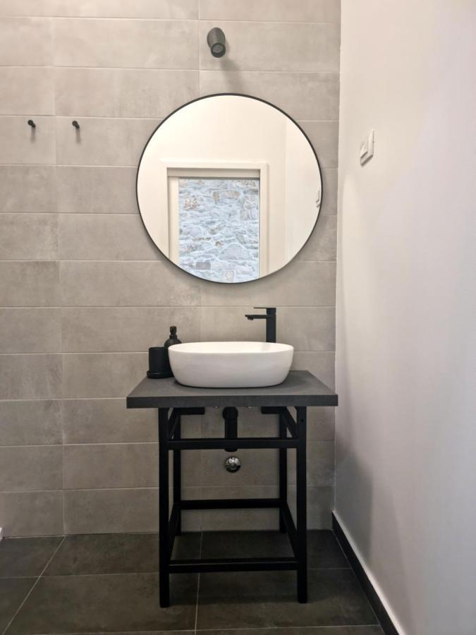 Central Studio Apartment *