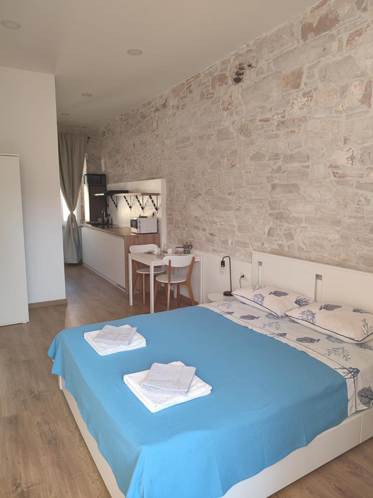 Central Studio Apartment Appartement *